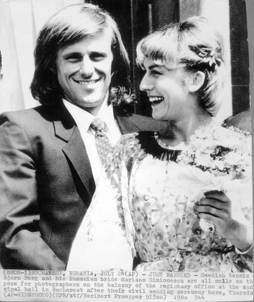 Nel 1980 Borg si sposa con la tennista romena Mariana Simionescu, ma la coppia divorzia appena tre anni dopo. In seguito avrà un figlio di nome Robin da una relazione con la modella svedese Jannike Björling. Ap